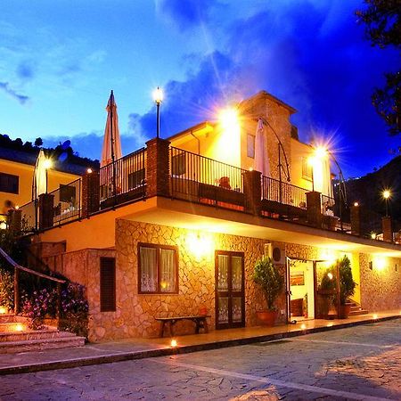 Agriturismo Villa Orchidea Ali Terme Buitenkant foto