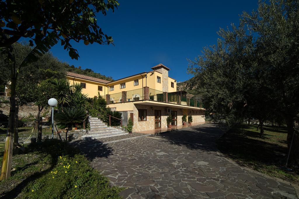 Agriturismo Villa Orchidea Ali Terme Buitenkant foto