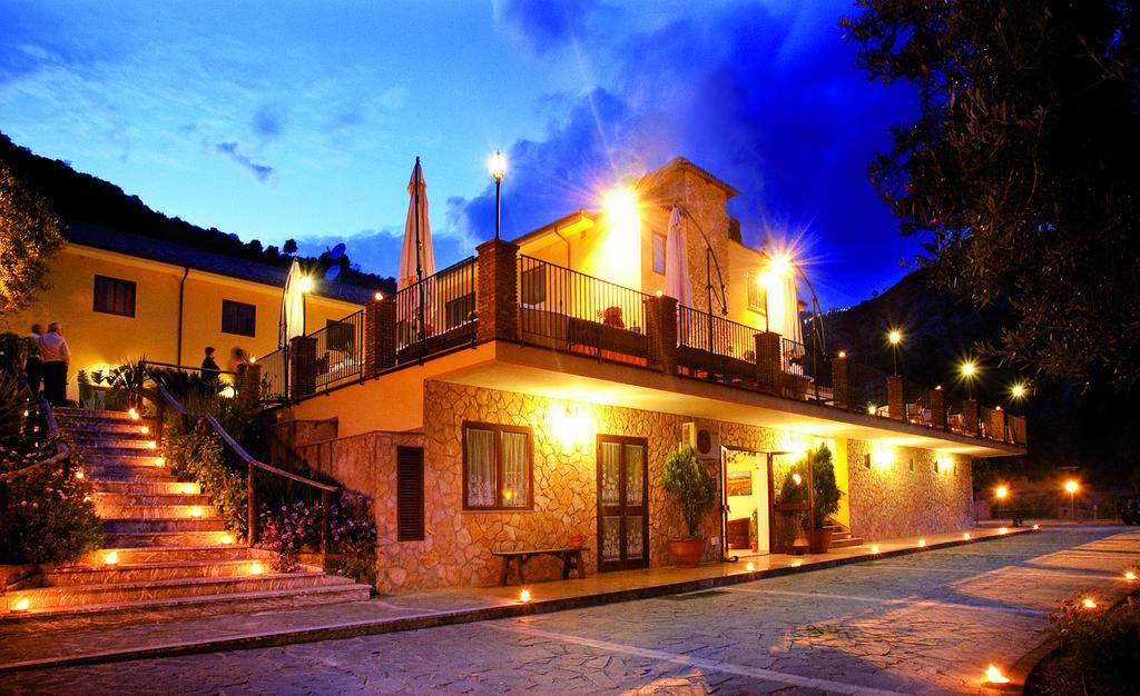 Agriturismo Villa Orchidea Ali Terme Buitenkant foto
